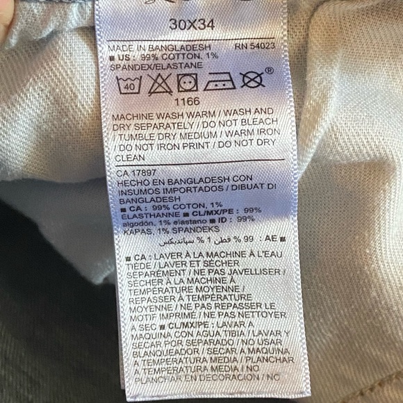 EUC Men’s Size 30 X 34, Old Navy Relaxed Slim Built- In Flex Distressed Jeans - Picture 14 of 14